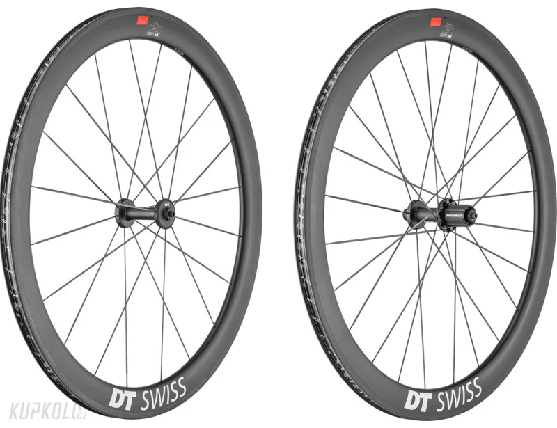 Silni&#x010D;n&#x00ED;&#x20;kolo&#x20;DT&#x20;Swiss&#x20;ARC&#x20;1100&#x20;Dicut&#x20;48&#x20;carbon&#x20;-&#x20;&#x010D;ern&#x00E9;&#x20;&#x010D;erven&#x00E1;&#x20;samolepka
