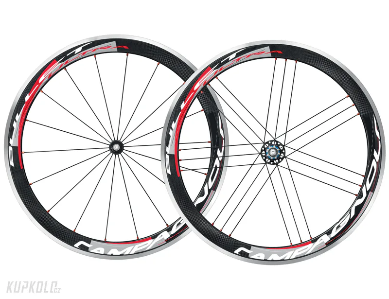 Zapleten&#x00E1;&#x20;silni&#x010D;n&#x00ED;&#x20;kola&#x20;Campagnolo&#x20;BULLET&#x20;50&#x20;mm&#x20;CULT