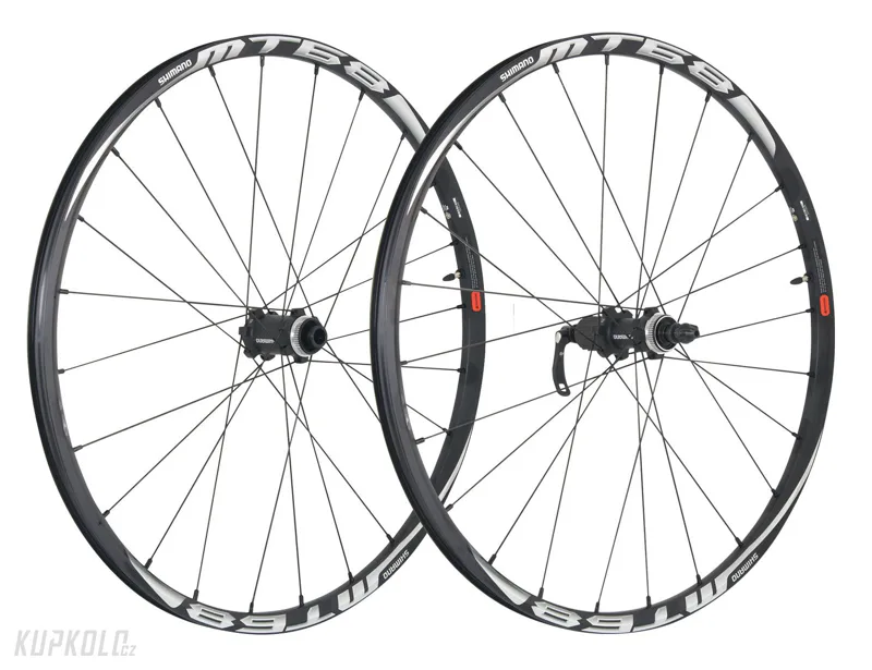 26&quot;&#x20;Kola&#x20;zapleten&#x00E1;&#x20;MTB&#x20;Shimano&#x20;WH-MT68,&#x20;15mm&#x2F;ru