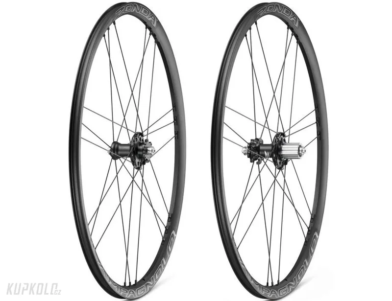 Zapleten&#x00E1;&#x20;silni&#x010D;n&#x00ED;&#x20;kola&#x20;Campagnolo&#x20;Zonda&#x20;C17&#x20;DB&#x20;QR&#x20;6B,&#x20;pl&#x00E1;&#x0161;&#x0165;ov&#x00E1;
