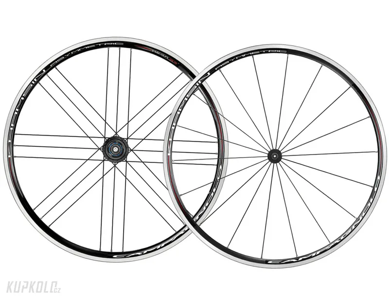 Zapleten&#x00E1;&#x20;silni&#x010D;n&#x00ED;&#x20;kola&#x20;Campagnolo&#x20;Black&#x20;KHAMSIN,&#x20;Asymmetric&#x20;G3